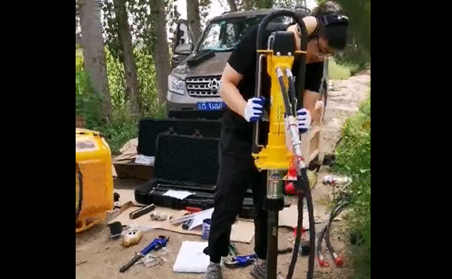 液壓犀牛鉆機(jī)取樣